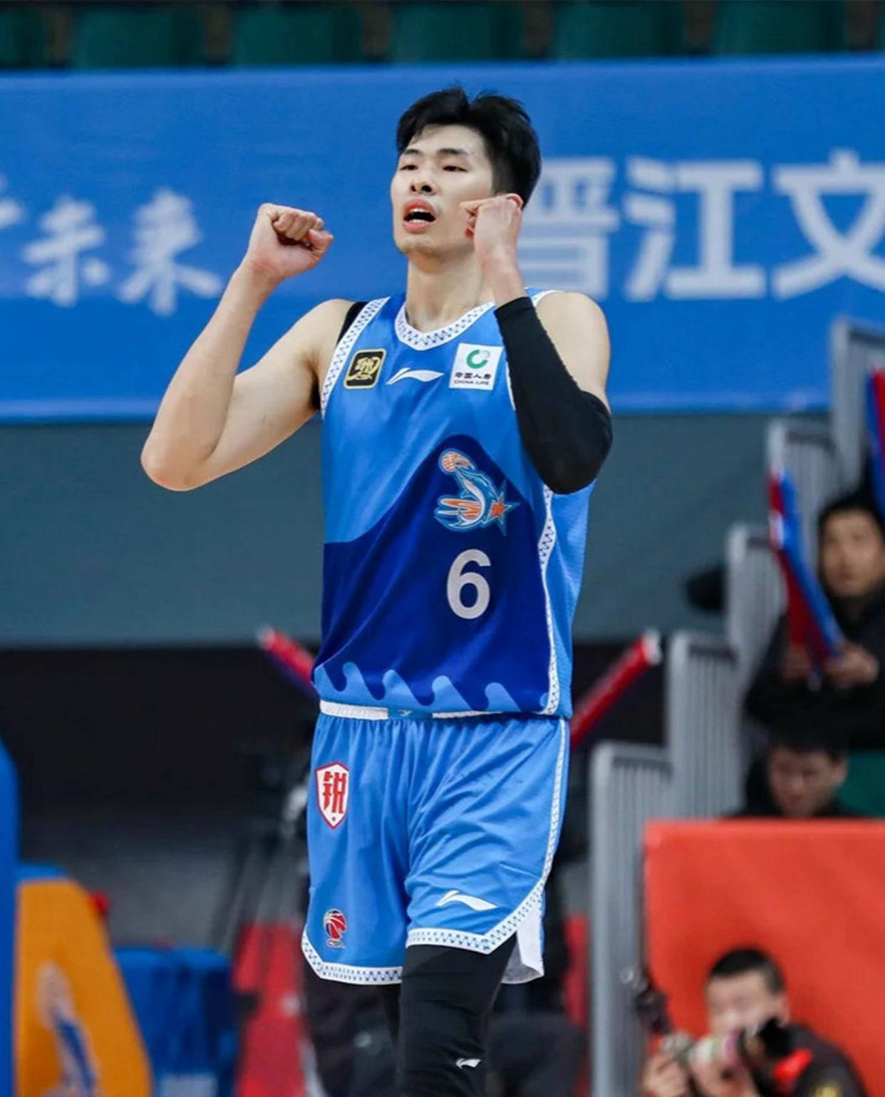 Kysports-关于明星对决：张伟爆砍30+，场上表现抢眼！的信息