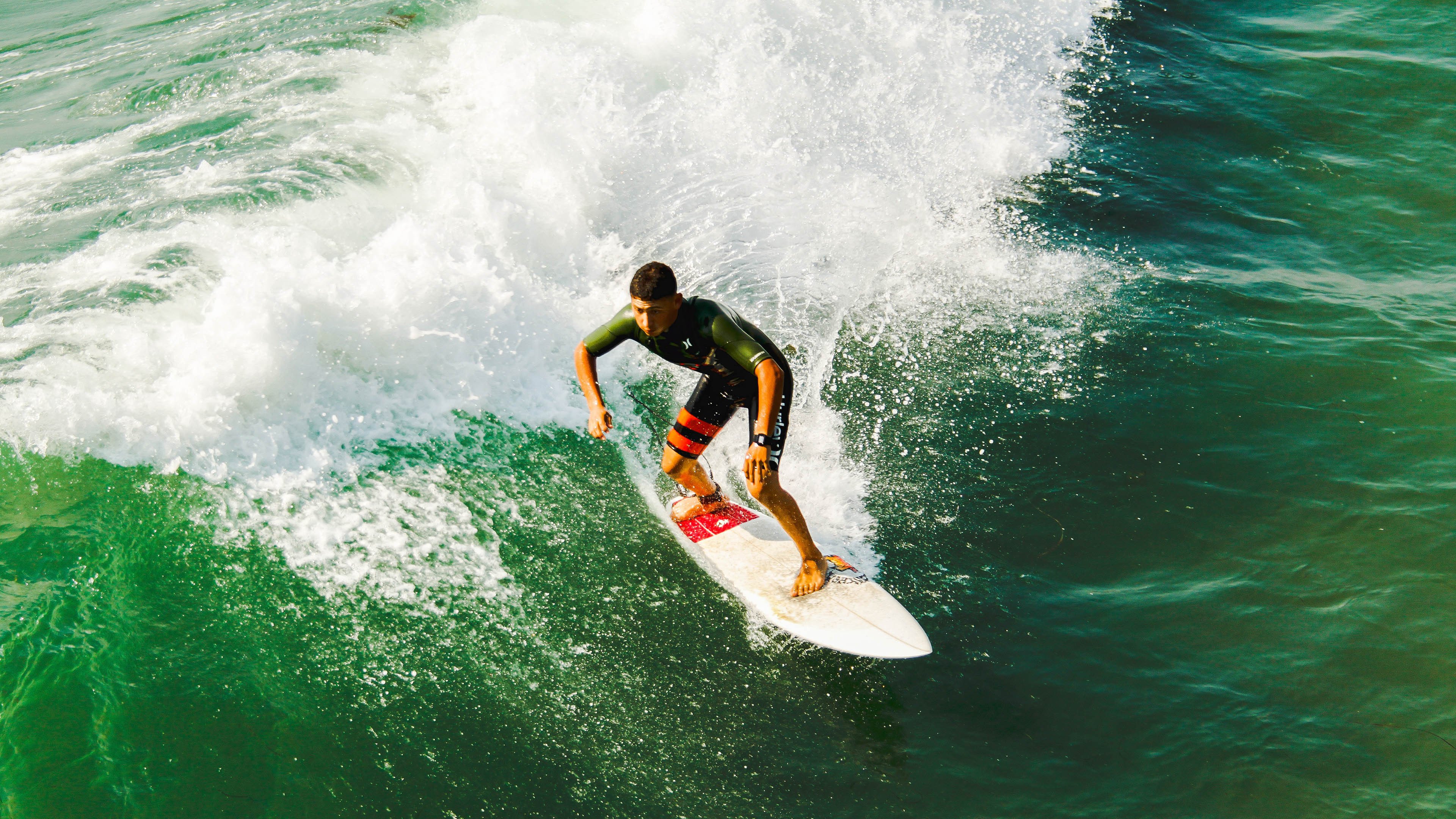 kaiyun网站-“逆境中的逐光者”——那些铸就传奇的车手故事，励志车手故事